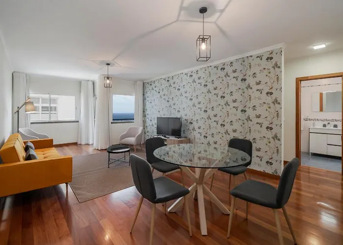 Reis Magos Iv By An Island